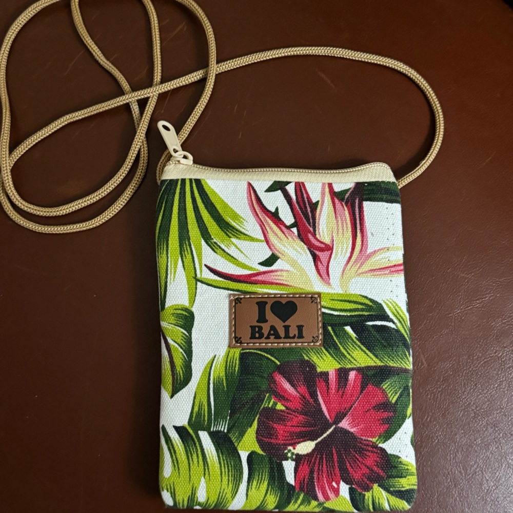 Crossbody travel pouch from Bali 8”x5” cute